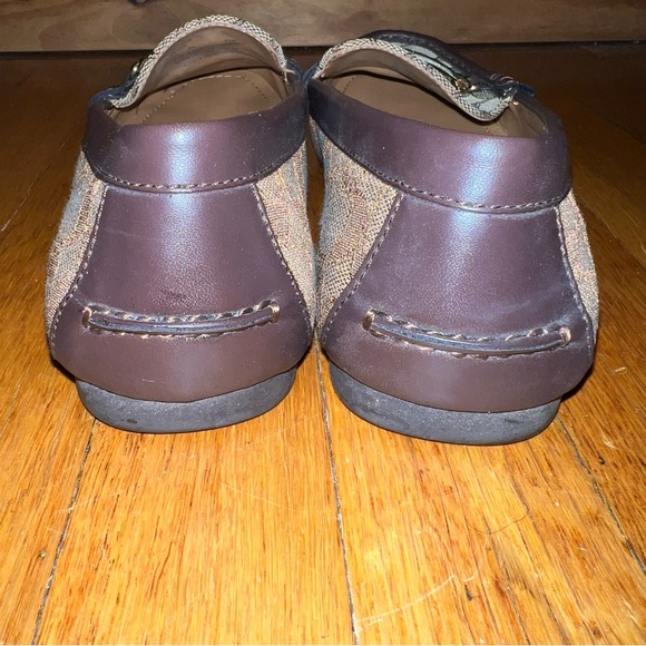 Coach Brown Signature Olive Loafers Gold Hardware. Excellent condition - Picture 3 of 7